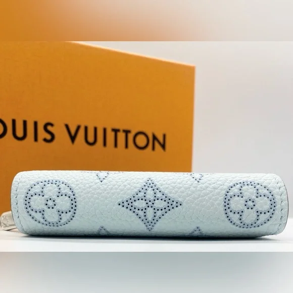 Louis Vuitton Mahina Portefeuille Cléa M82330 Wallet - Picture 4 of 16